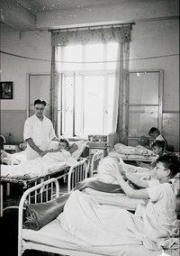 Blick in einen historischen Krankensaal