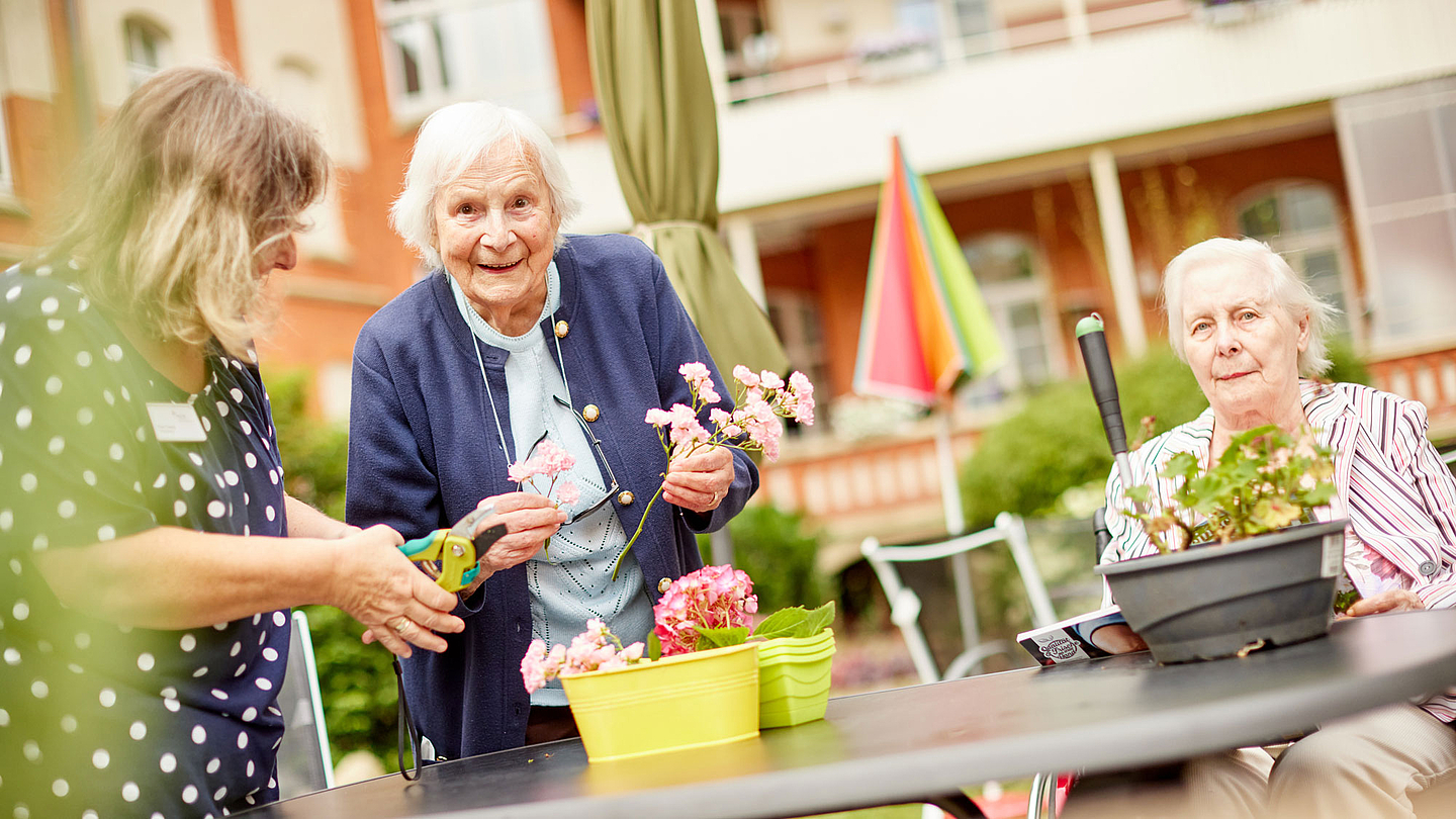 Diakovere Altenhilfe Henriettenstift - Pflegezentrum Für Seniorinnen www.diakovere.de